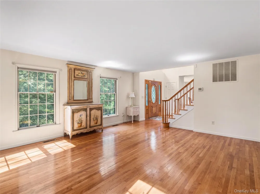 18 Arbor Court Holmes, NY 12531