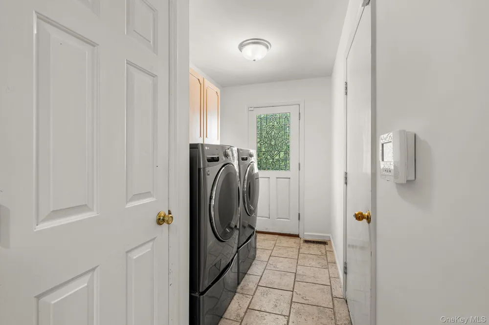 18 Arbor Court Holmes, NY 12531