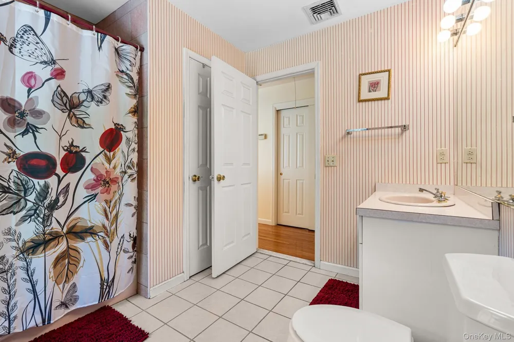 18 Arbor Court Holmes, NY 12531