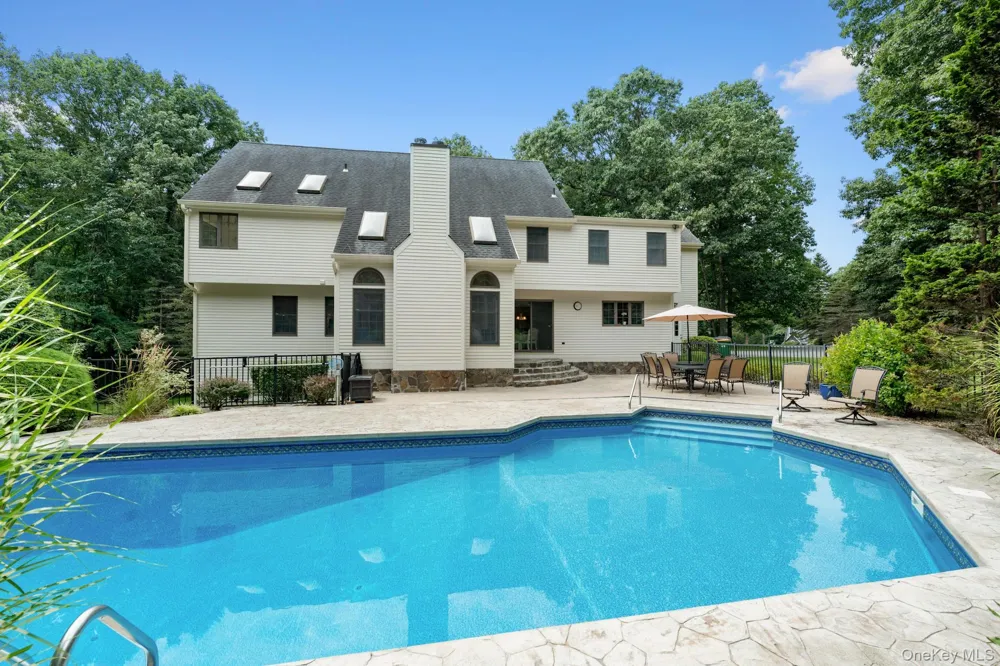 18 Arbor Court Holmes, NY 12531