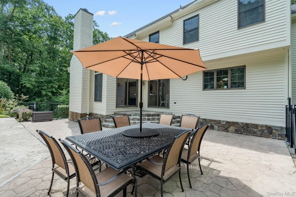 18 Arbor Court Holmes, NY 12531