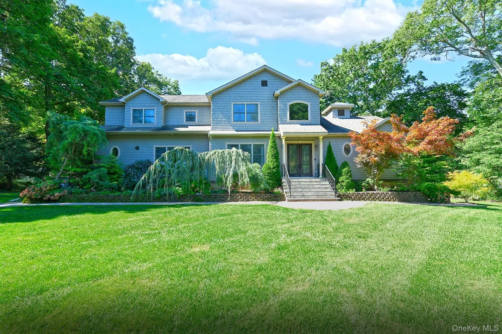 19 Sparrow Lane Huntington, NY 11743