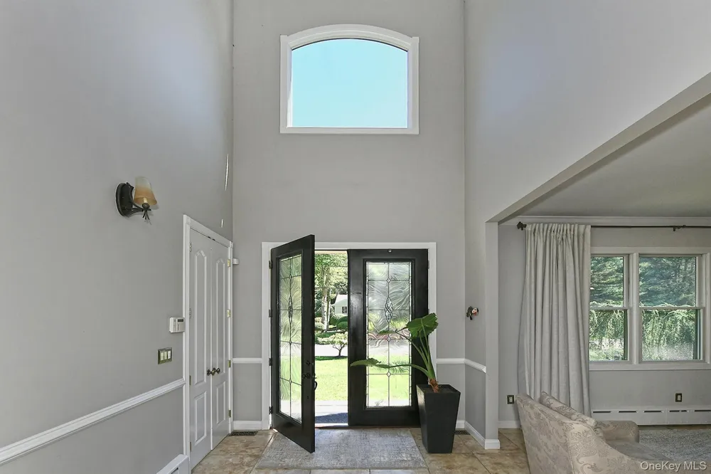 19 Sparrow Lane Huntington, NY 11743