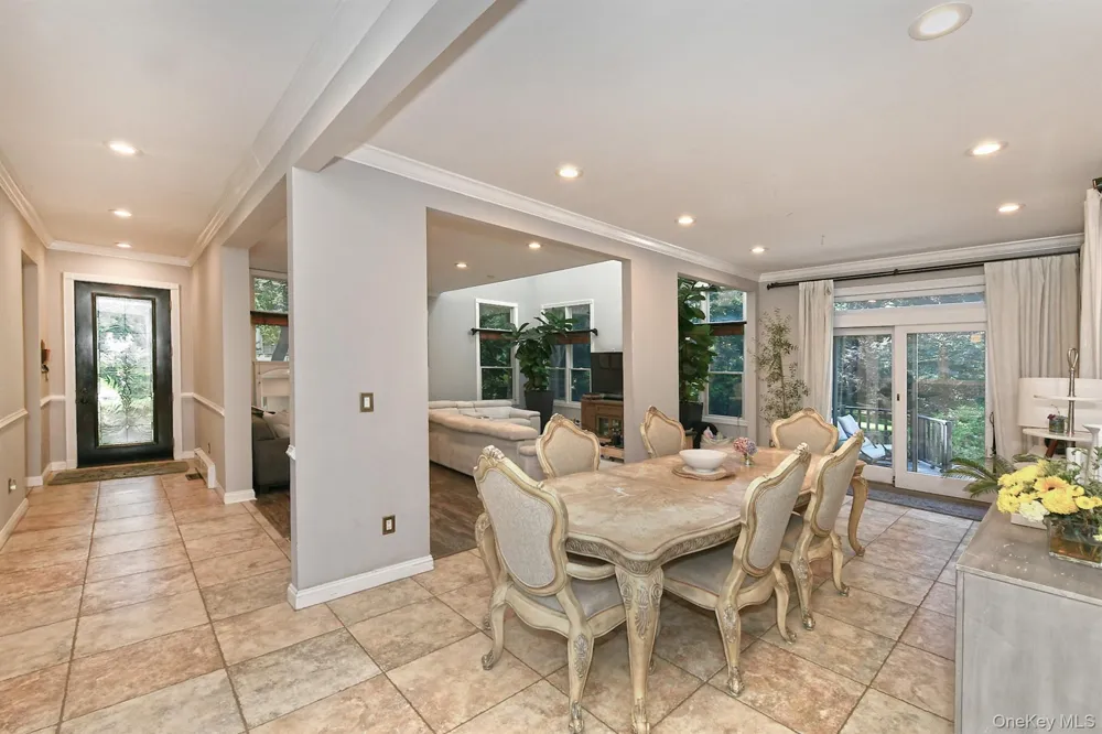19 Sparrow Lane Huntington, NY 11743