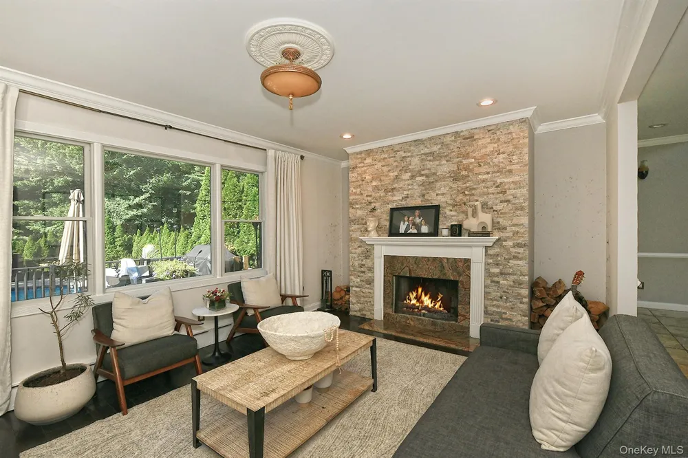 19 Sparrow Lane Huntington, NY 11743