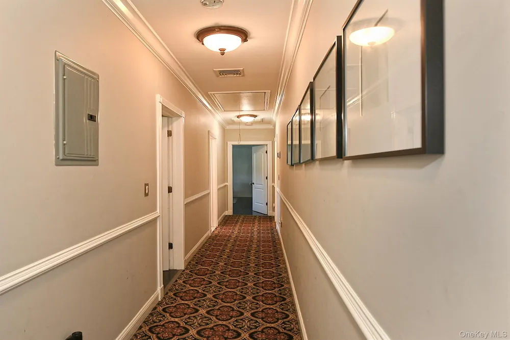 19 Sparrow Lane Huntington, NY 11743