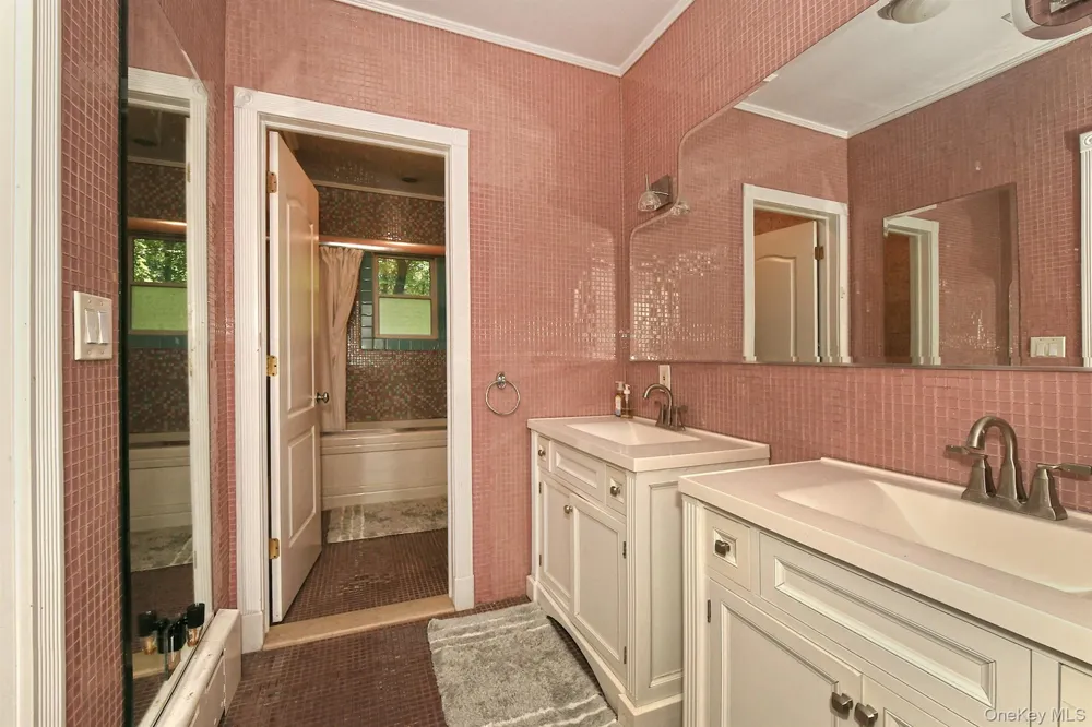 19 Sparrow Lane Huntington, NY 11743