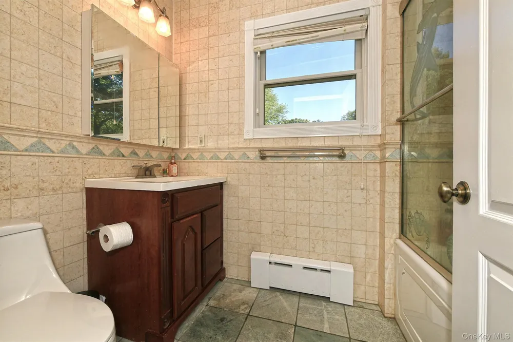 19 Sparrow Lane Huntington, NY 11743