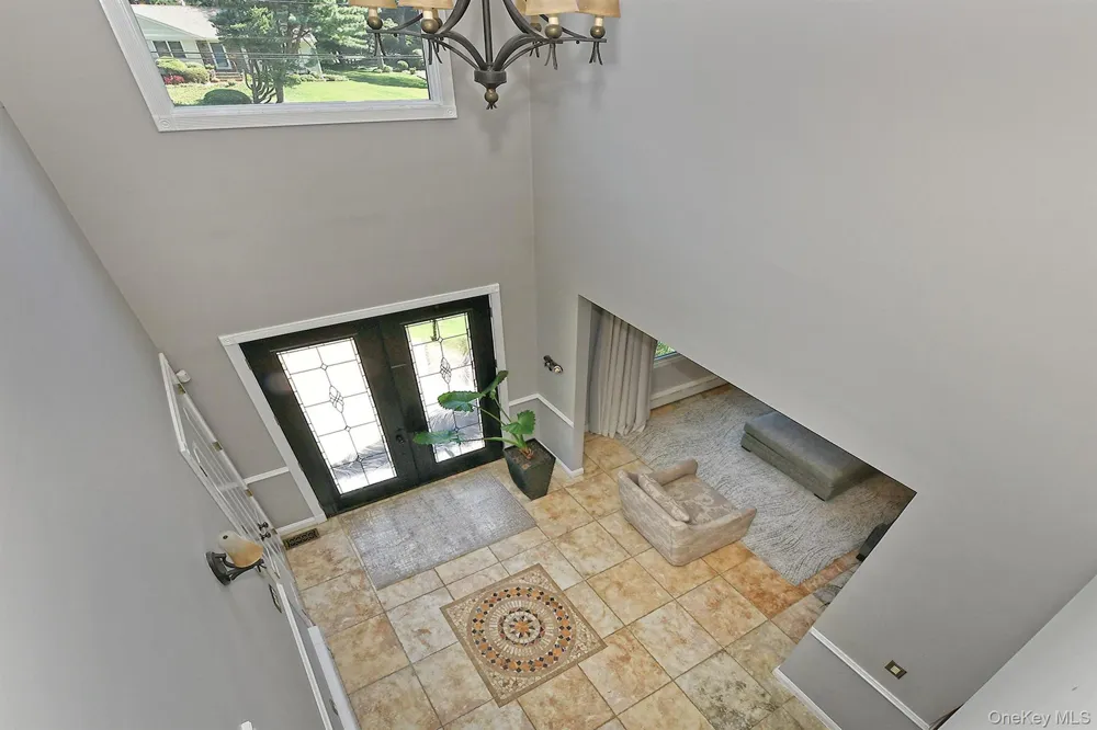 19 Sparrow Lane Huntington, NY 11743