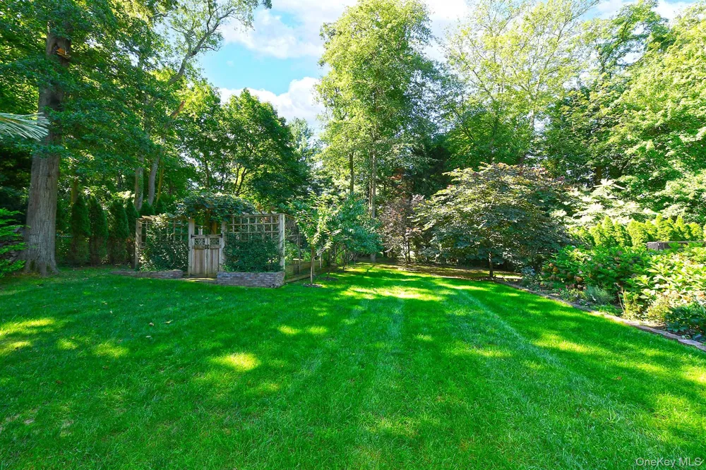 19 Sparrow Lane Huntington, NY 11743