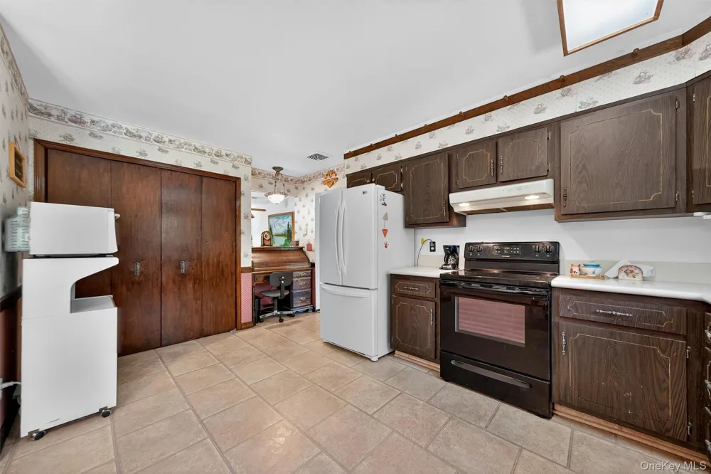 351 Ski Run Road Bloomingburg, NY 12721