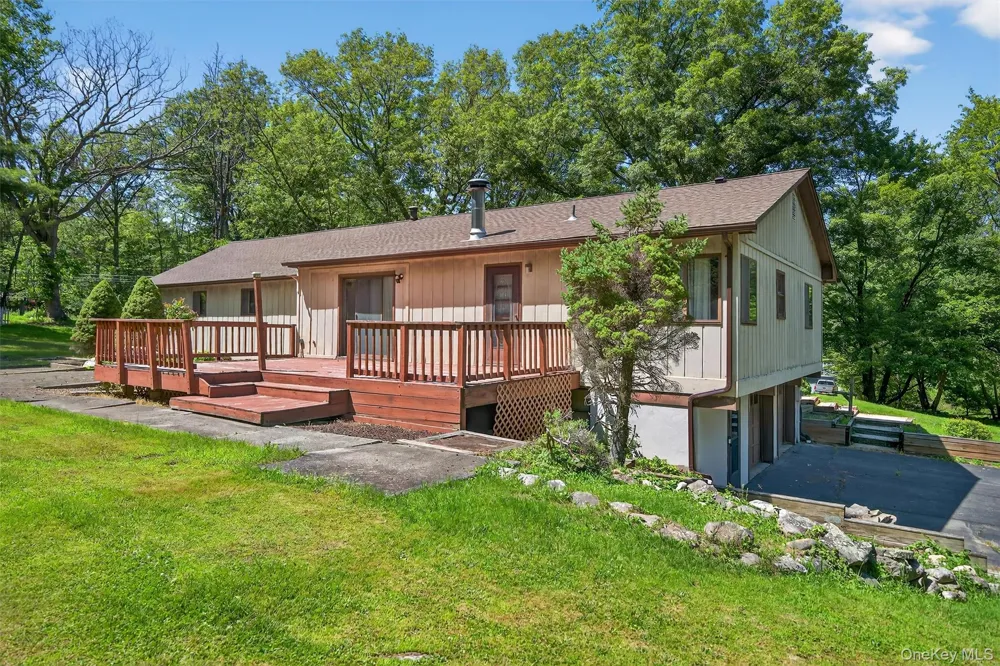 351 Ski Run Road Bloomingburg, NY 12721