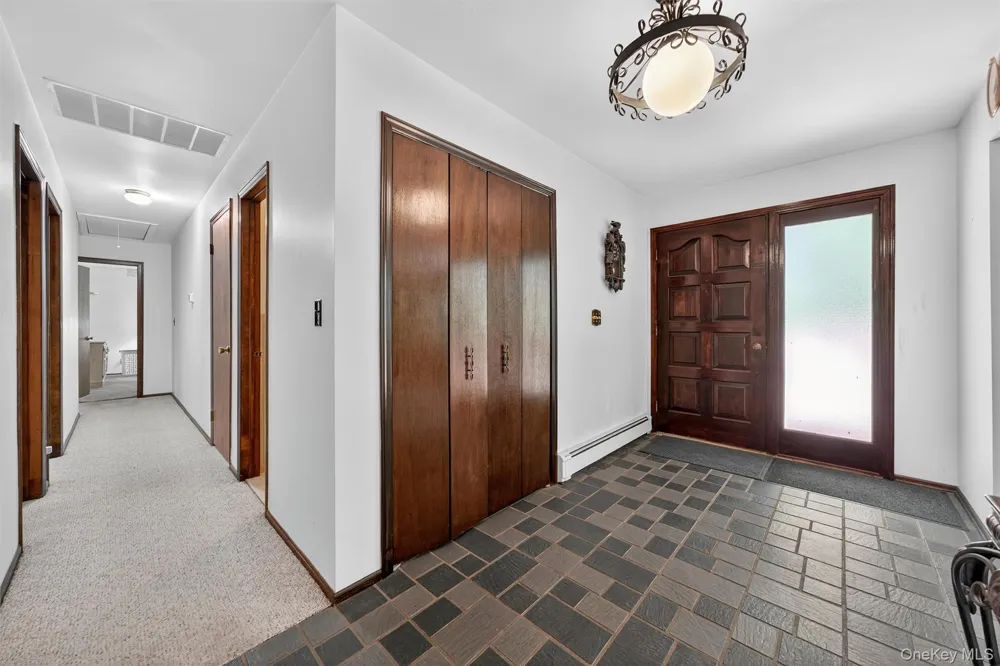 351 Ski Run Road Bloomingburg, NY 12721