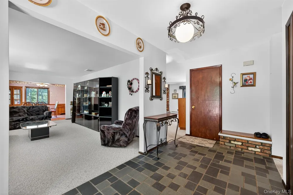 351 Ski Run Road Bloomingburg, NY 12721