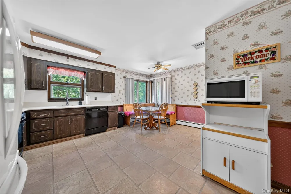 351 Ski Run Road Bloomingburg, NY 12721