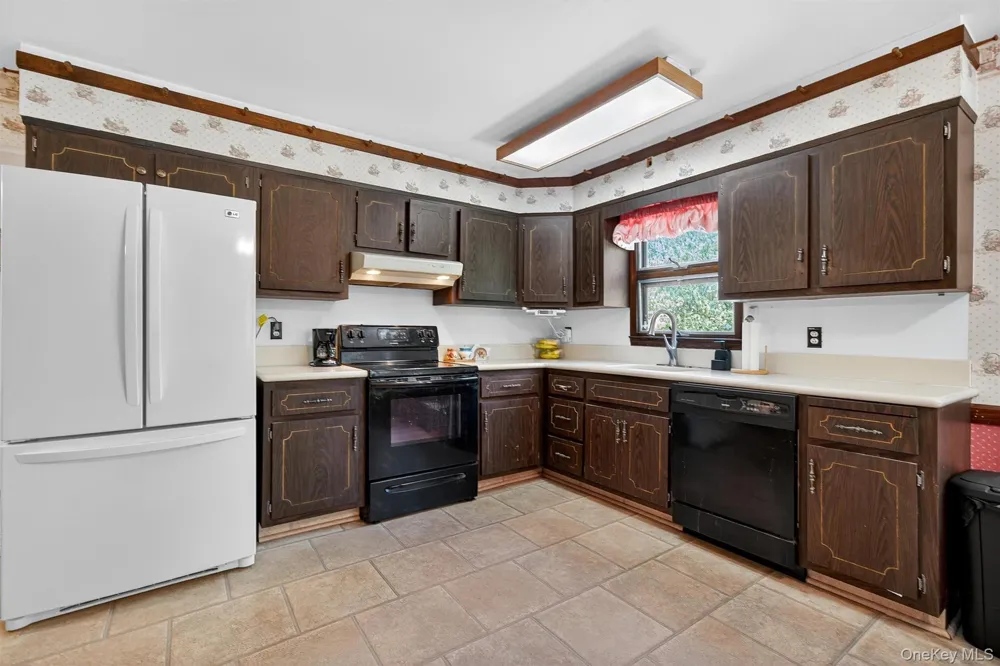 351 Ski Run Road Bloomingburg, NY 12721