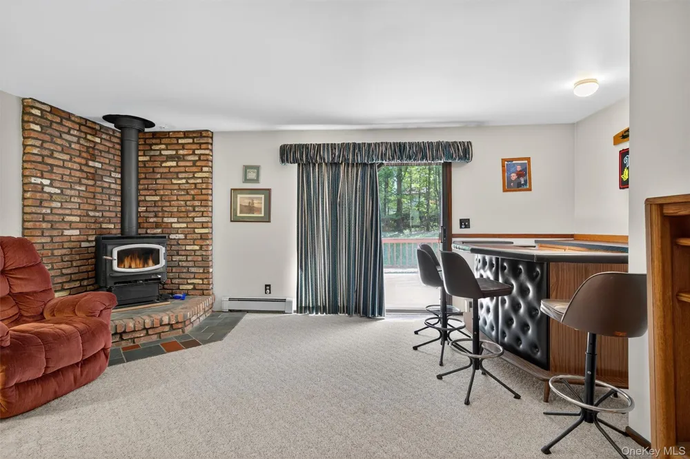 351 Ski Run Road Bloomingburg, NY 12721