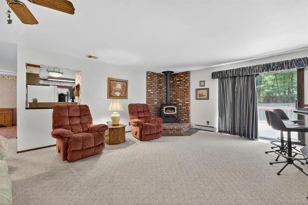 351 Ski Run Road Bloomingburg, NY 12721
