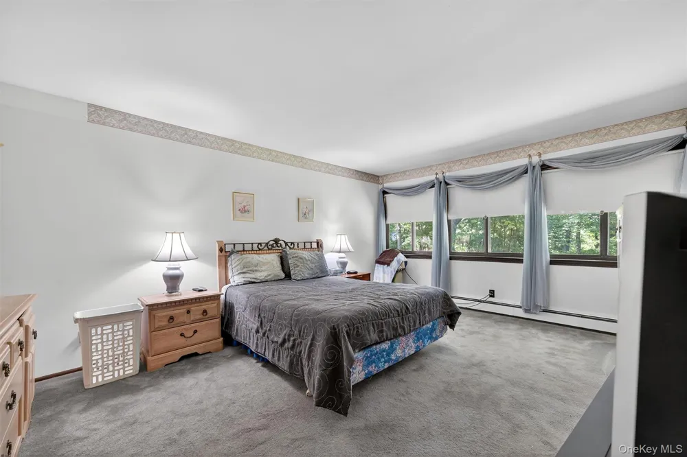 351 Ski Run Road Bloomingburg, NY 12721