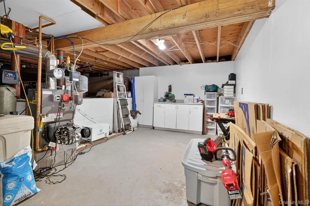 351 Ski Run Road Bloomingburg, NY 12721