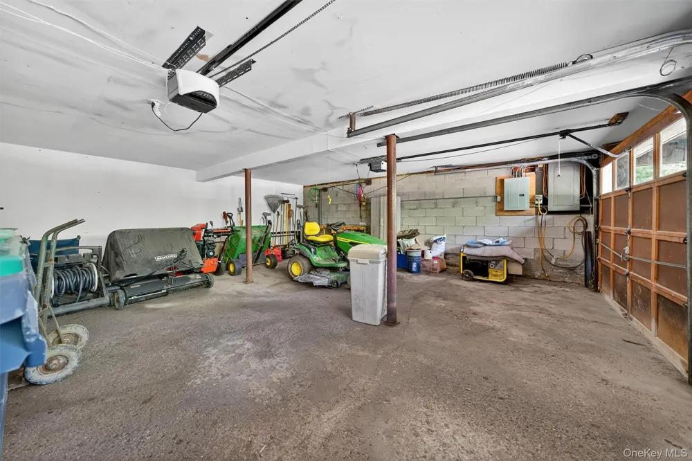 351 Ski Run Road Bloomingburg, NY 12721