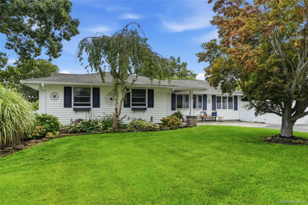 2 Mount Wilson Avenue Farmingville, NY 11738