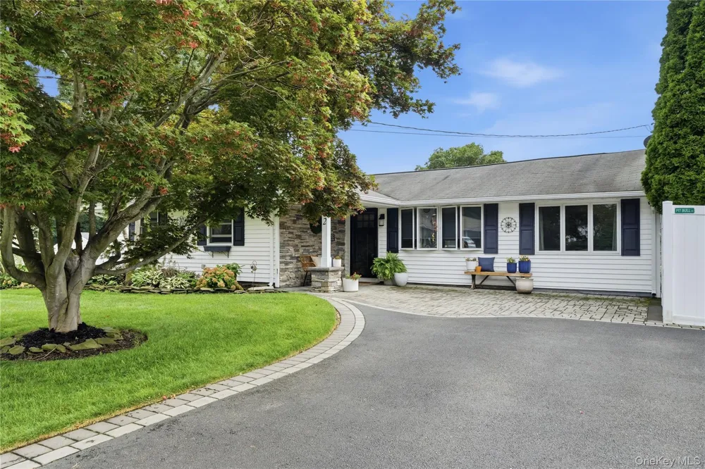 2 Mount Wilson Avenue Farmingville, NY 11738