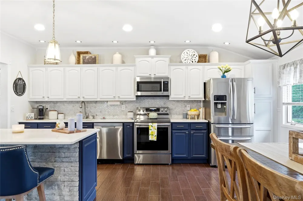 2 Mount Wilson Avenue Farmingville, NY 11738