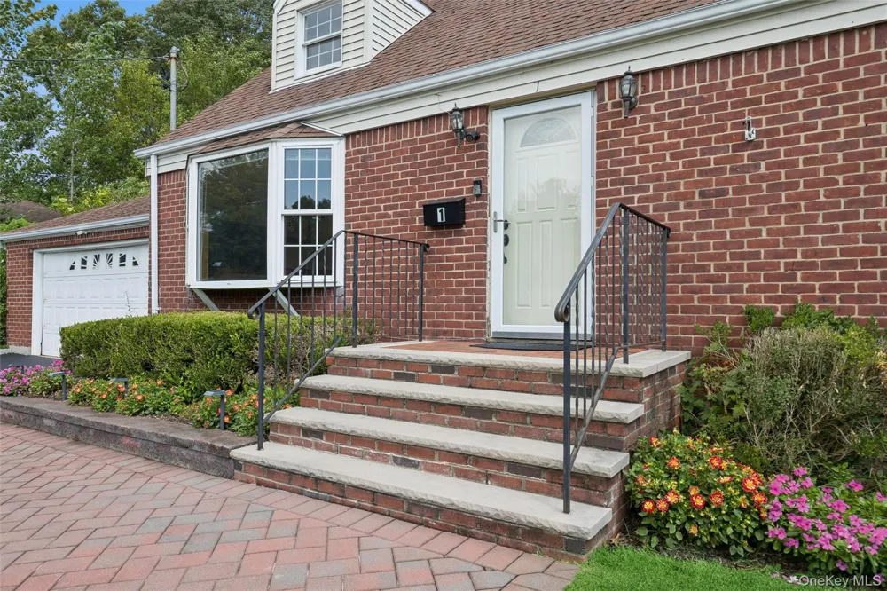 1 Clare Drive East Northport, NY 11731