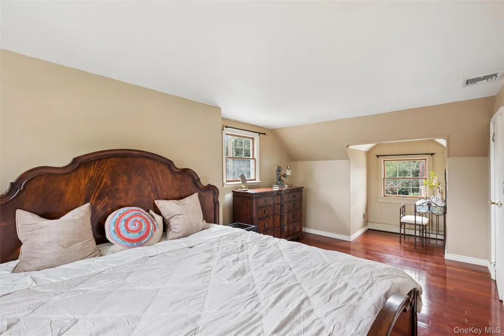 1 Clare Drive East Northport, NY 11731