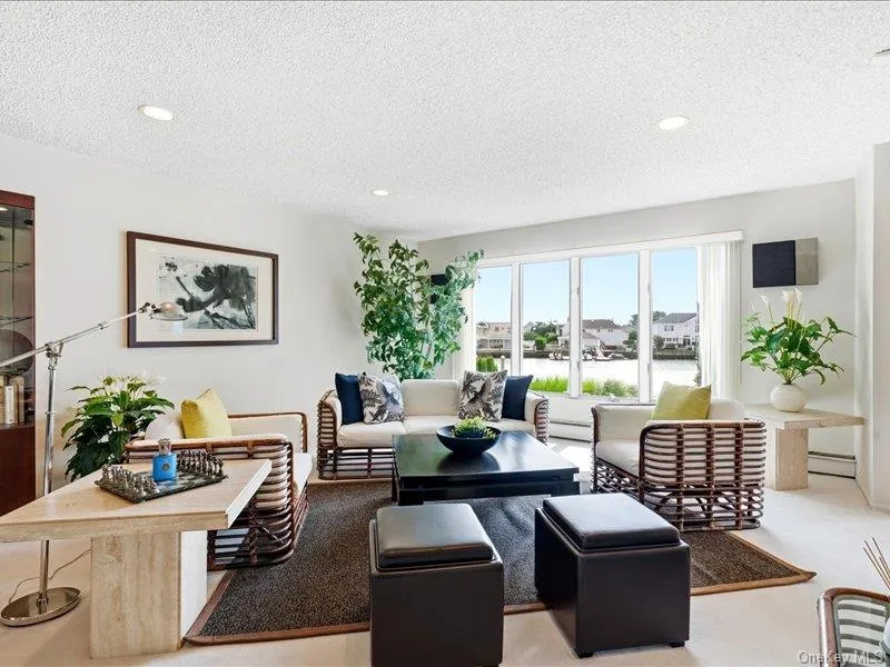 211 Whitewood Drive Massapequa Park, NY 11762