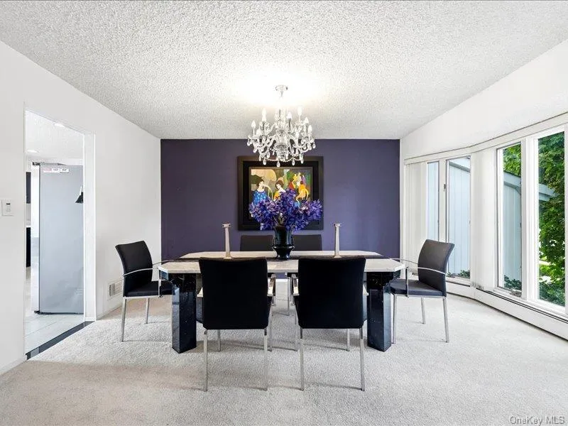 211 Whitewood Drive Massapequa Park, NY 11762