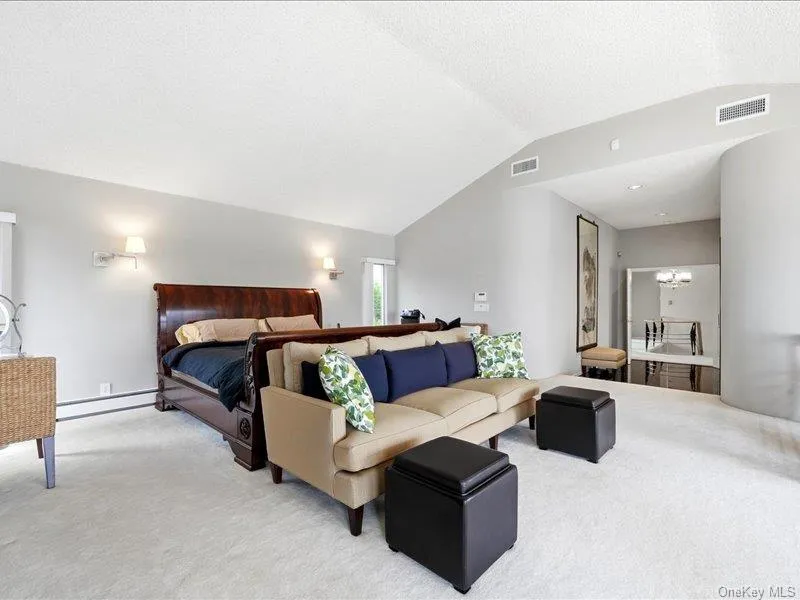 211 Whitewood Drive Massapequa Park, NY 11762