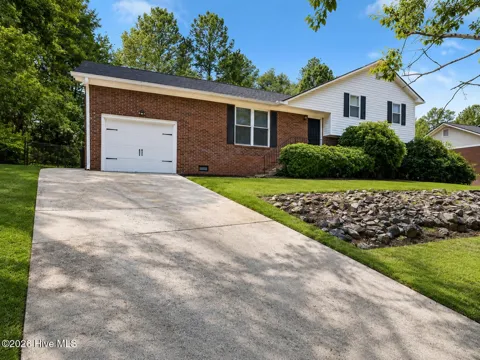 2712 Fair Oak Court