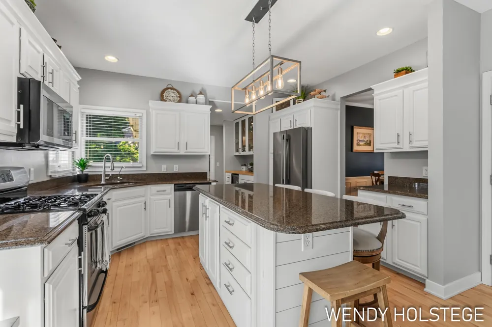 2066 Woodlark Drive Holland, MI 49424