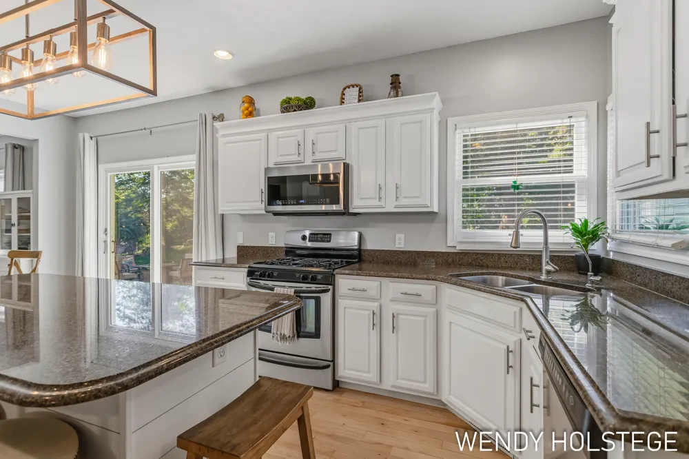 2066 Woodlark Drive Holland, MI 49424