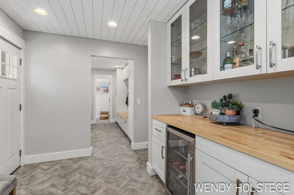 2066 Woodlark Drive Holland, MI 49424