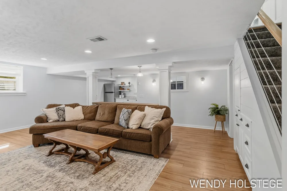 2066 Woodlark Drive Holland, MI 49424