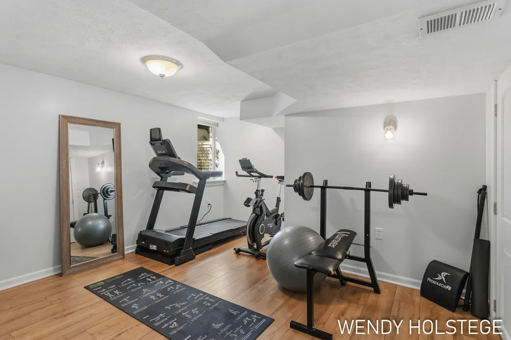 2066 Woodlark Drive Holland, MI 49424