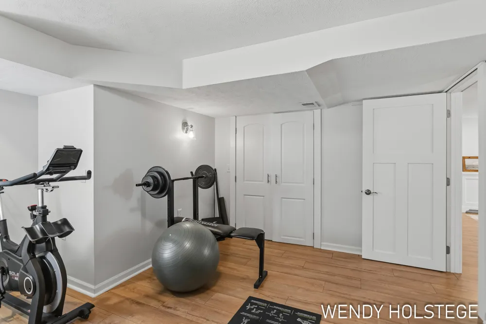2066 Woodlark Drive Holland, MI 49424