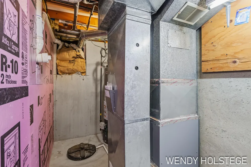 2066 Woodlark Drive Holland, MI 49424