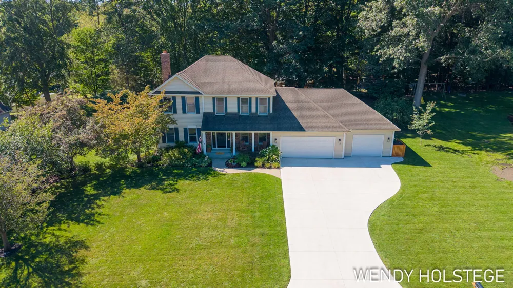 2066 Woodlark Drive Holland, MI 49424