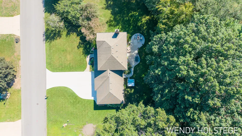 2066 Woodlark Drive Holland, MI 49424