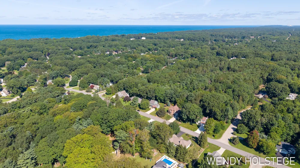 2066 Woodlark Drive Holland, MI 49424