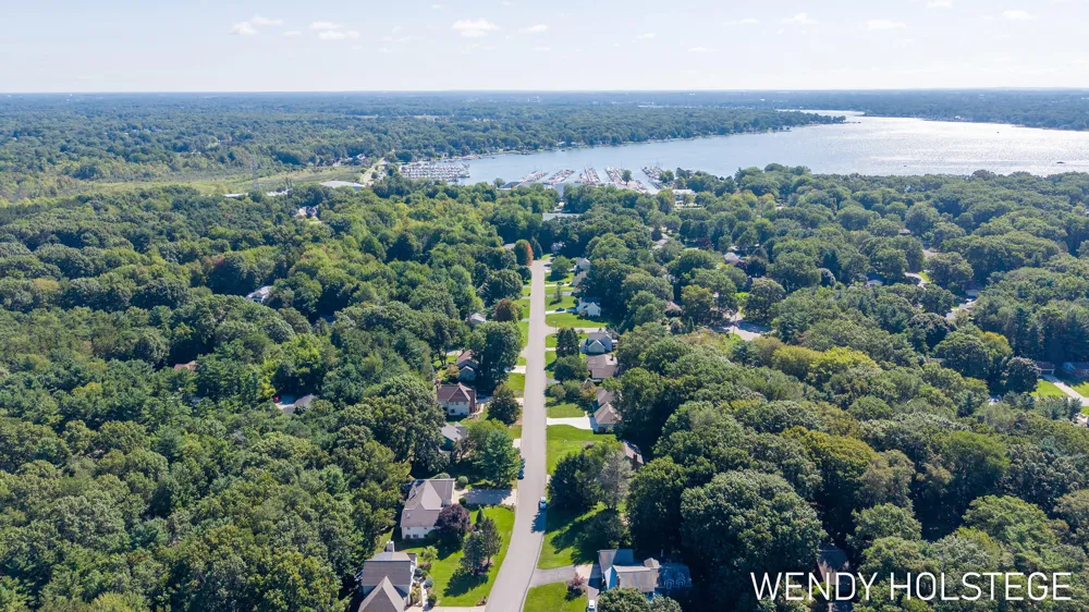 2066 Woodlark Drive Holland, MI 49424