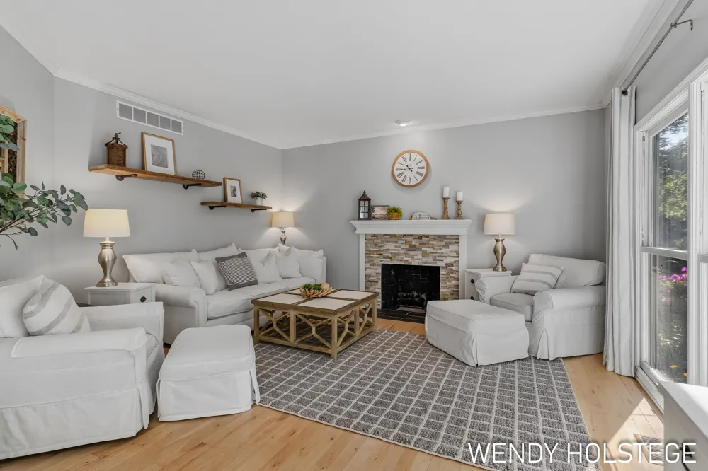 2066 Woodlark Drive Holland, MI 49424