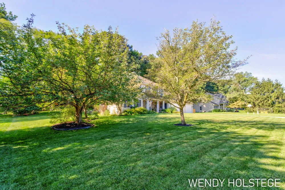 2066 Woodlark Drive Holland, MI 49424