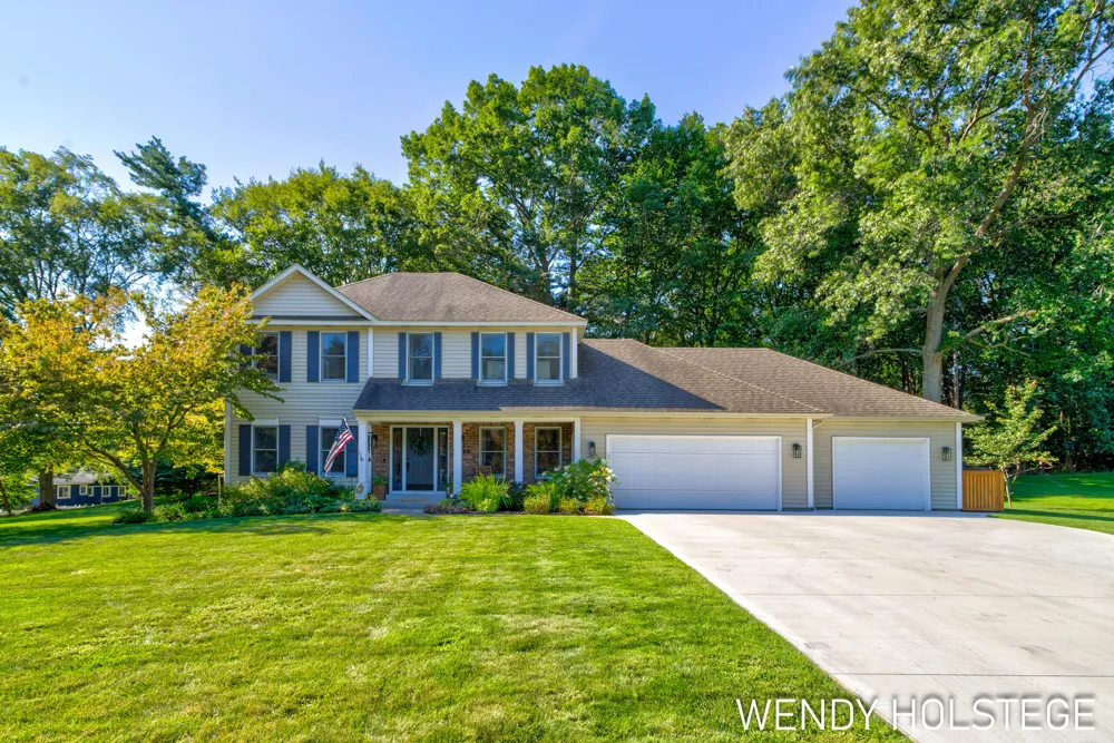 2066 Woodlark Drive Holland, MI 49424