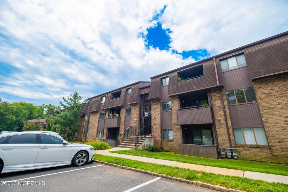 813 Wood Mill Drive East Windsor, NJ 08512