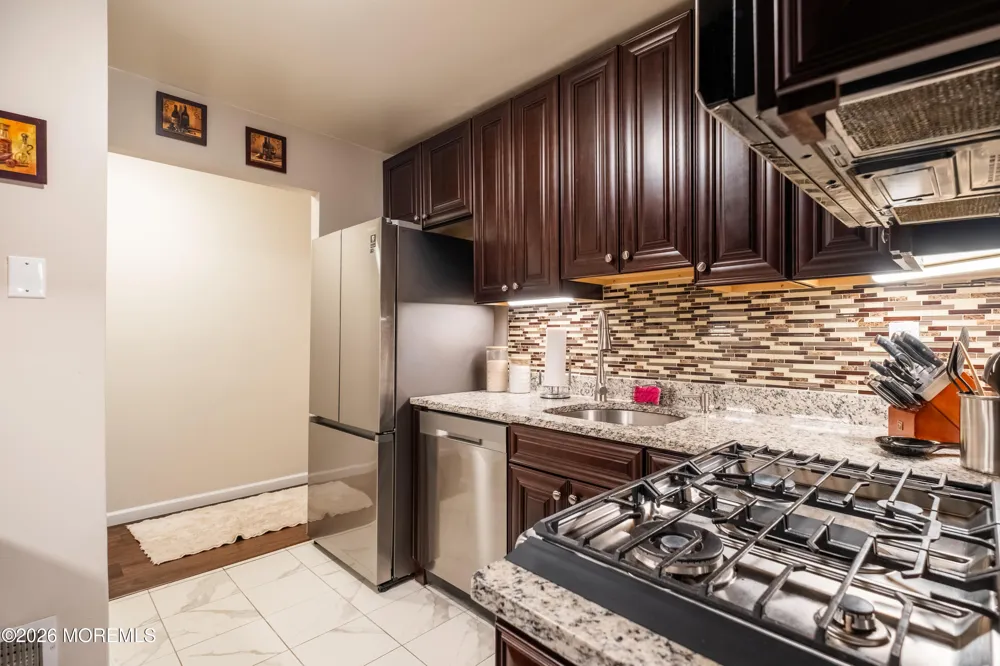 813 Wood Mill Drive East Windsor, NJ 08512